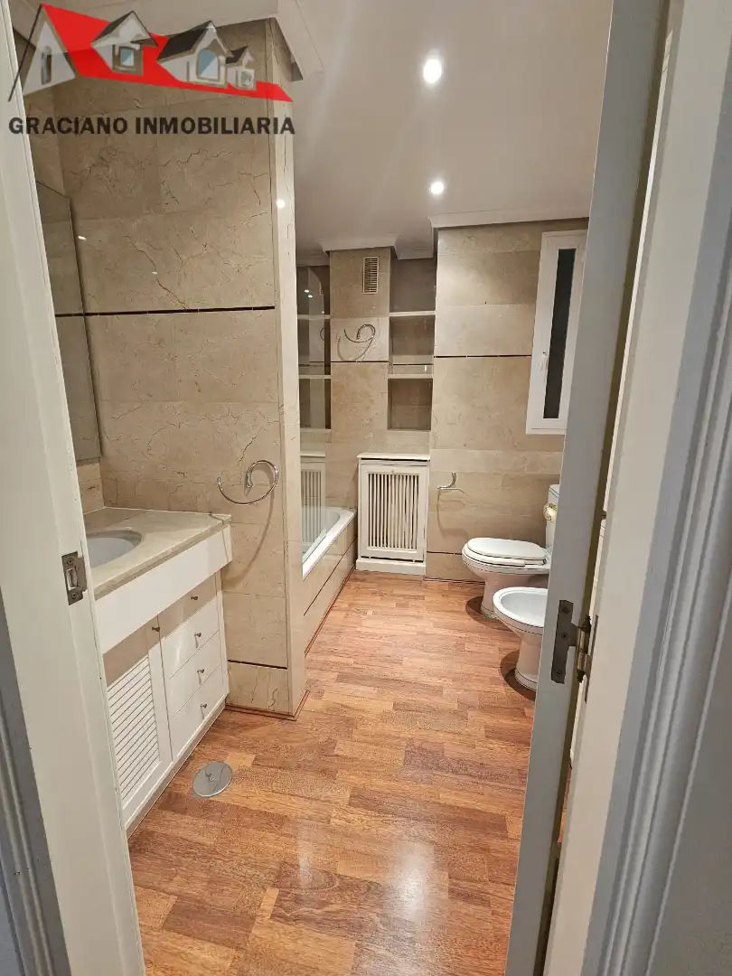Badezimmer von Wohnung zum Verkauf in Albacete mit Heizung