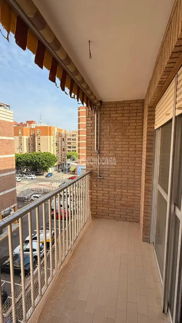 Terrasse von Wohnung zur Miete in Almería mit Möbliert