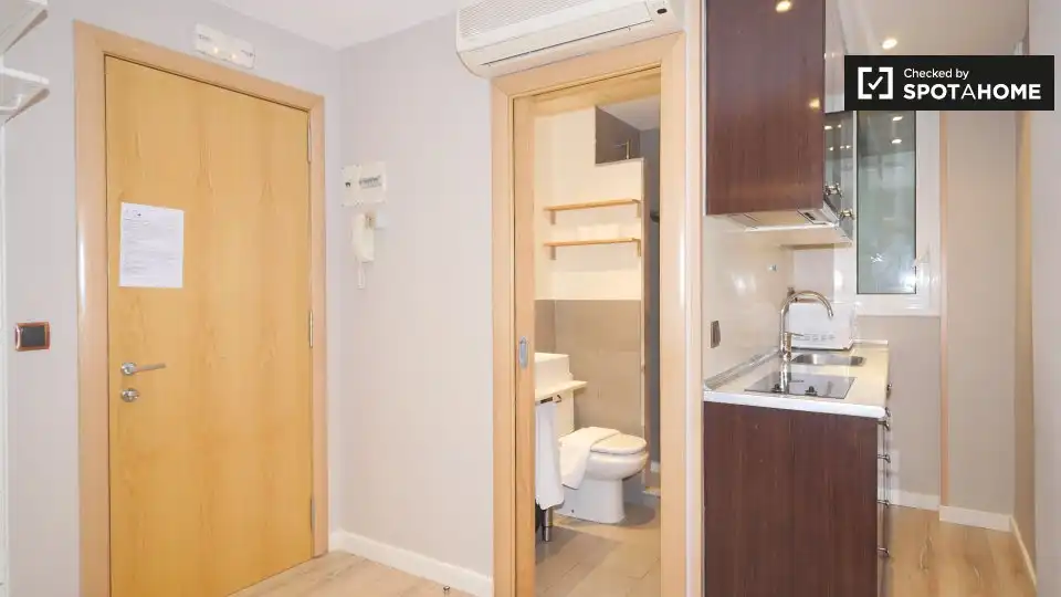 Habitación de Piso de alquiler en Barcelona con Aire acondicionado, Calefacción y Amueblado