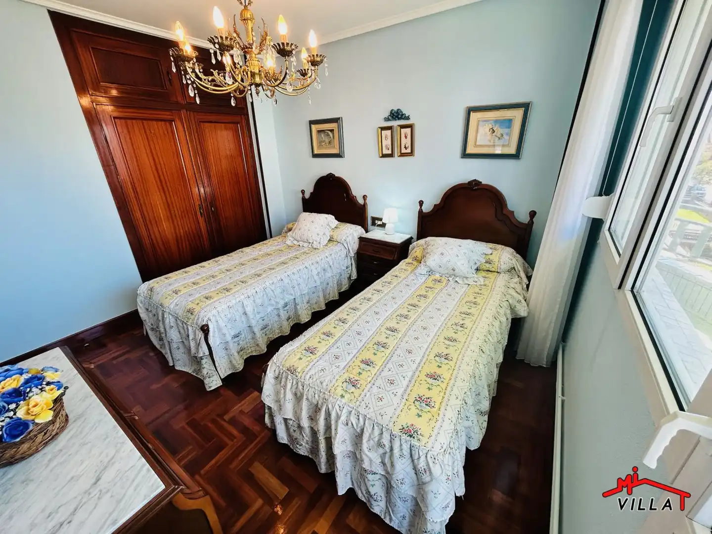 Habitación de Piso en venta en Laredo con Calefacción, Terraza y Amueblado