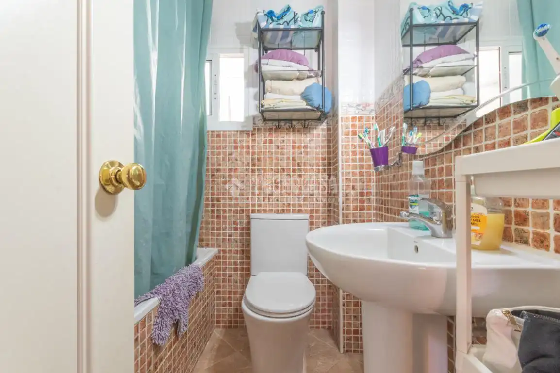 Baño de Piso en venta en Alhaurín de la Torre con Aire acondicionado