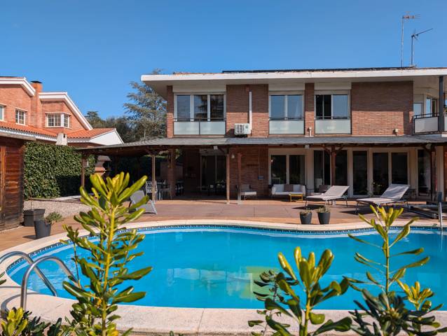 Casa-chalet en Venta en Carrer de la Font de la Riba, 21 en Can Llobateres - Can Pallars