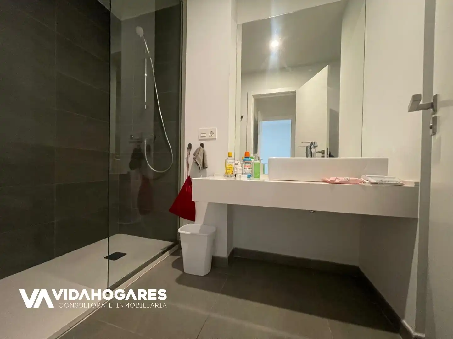 Bathroom of Duplexes for sale in Rota  with Terrace, Storage room and Swimming Pool