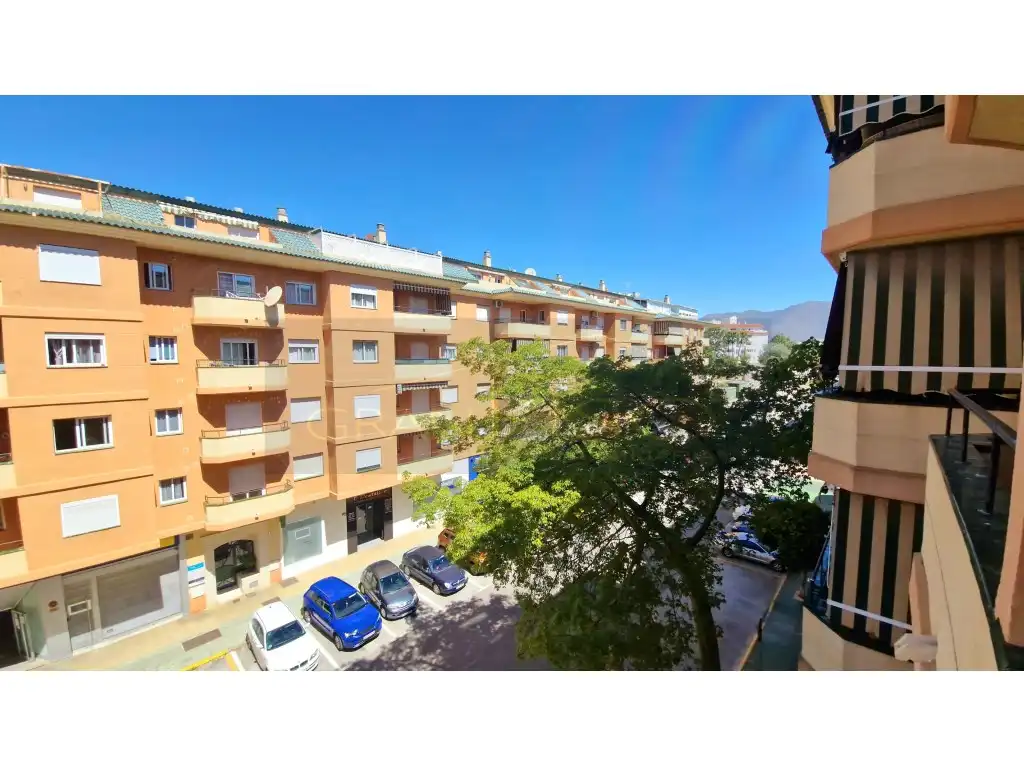Vista exterior de Apartamento en venta en Manilva con Terraza y Piscina