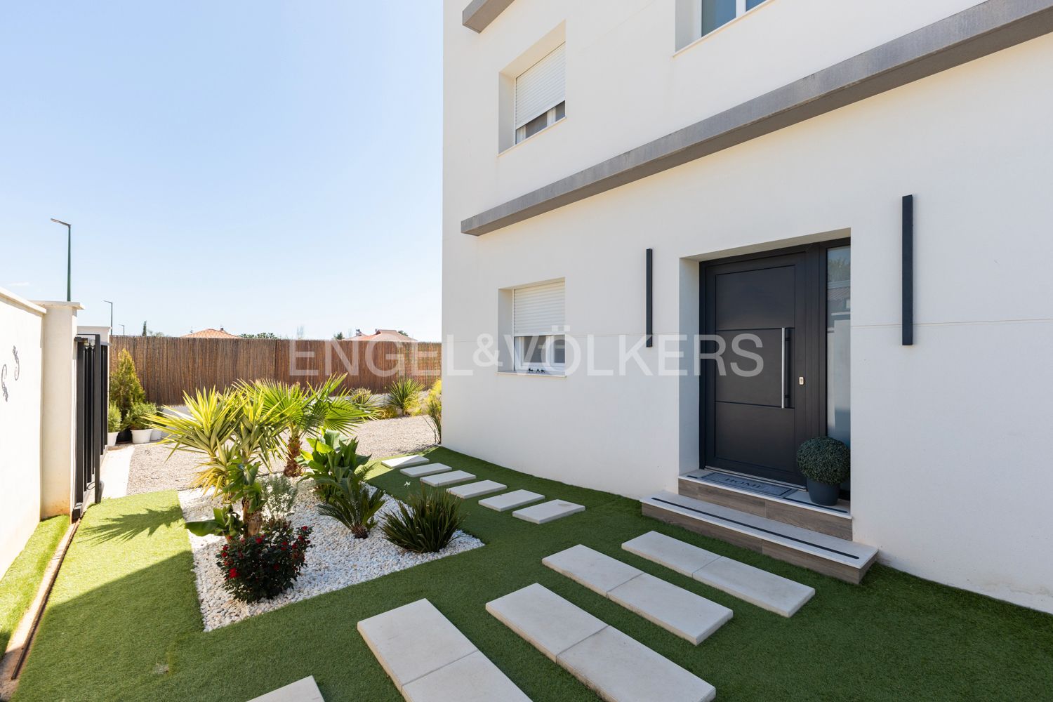 Exterior view of House or chalet for sale in Riba-roja de Túria  with Air Conditioner, Heating and Private garden