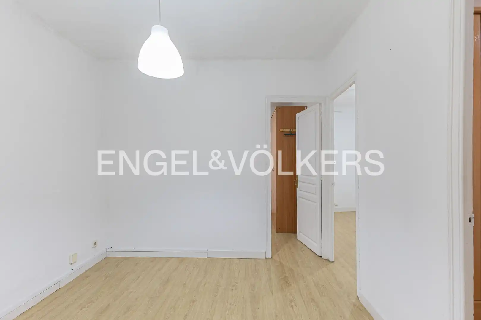 Flat for sale in Barcelona  with Heating, Parquet flooring and Balcony