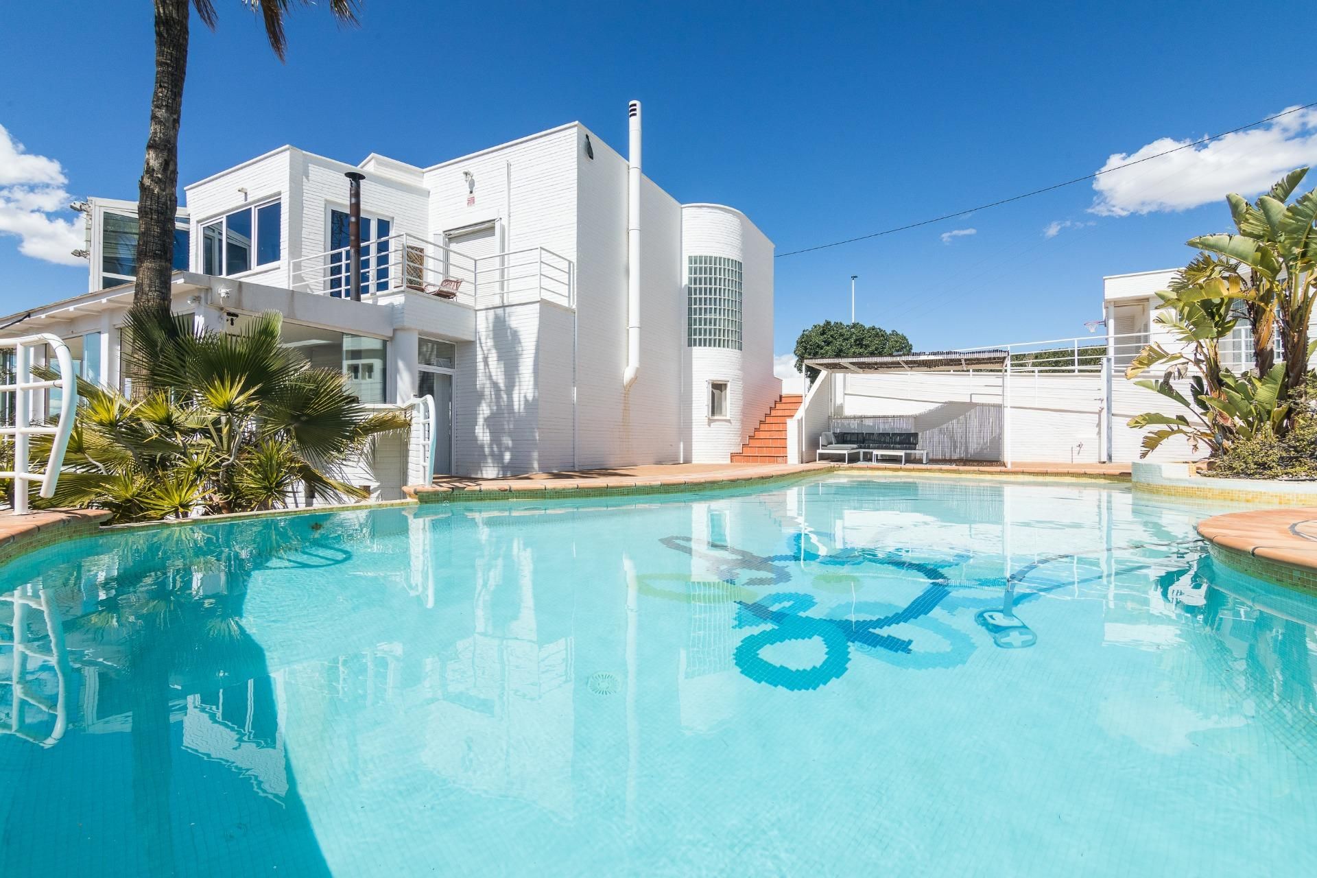 Piscina de Casa o xalet en venda en Elche / Elx amb Aire condicionat, Calefacció i Jardí privat