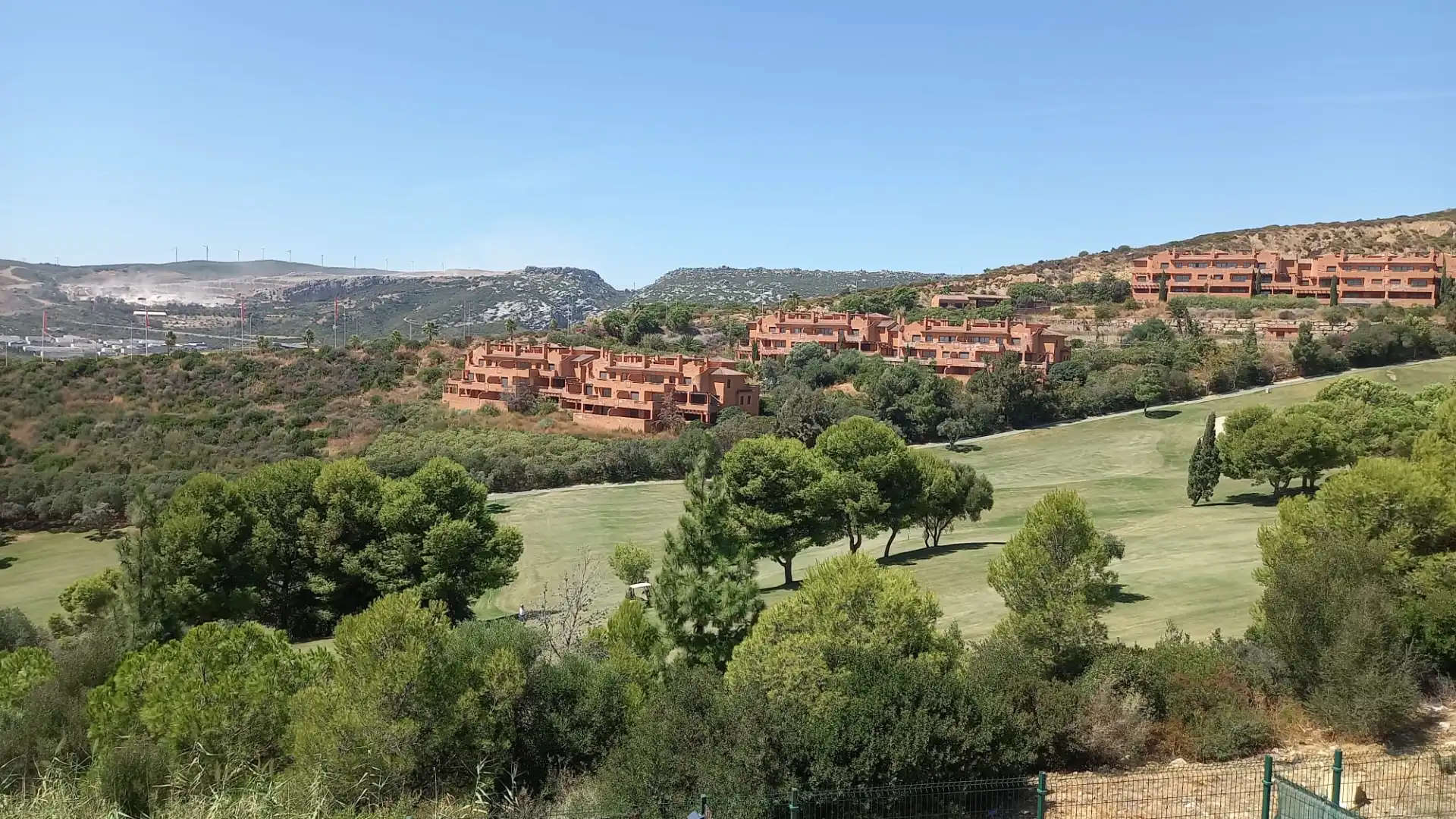 Attic for rent in Urbanizacion Perla de la Bahia, Bahía de Casares