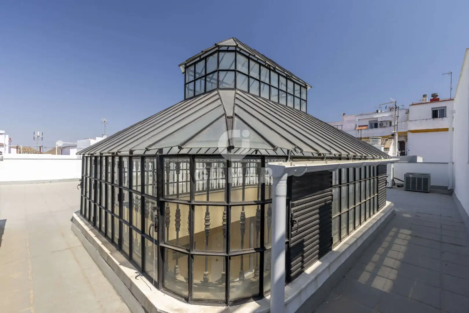 Vista exterior de Dúplex en venda en Sevilla amb Calefacció, Jardí privat i Balcó