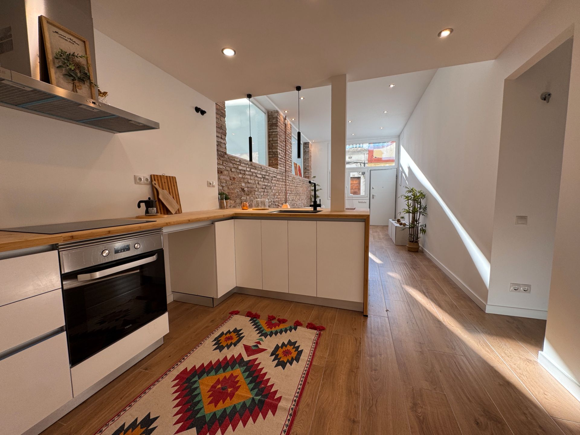 Kitchen of Flat for sale in Corbera  with Air Conditioner, Heating and Oven