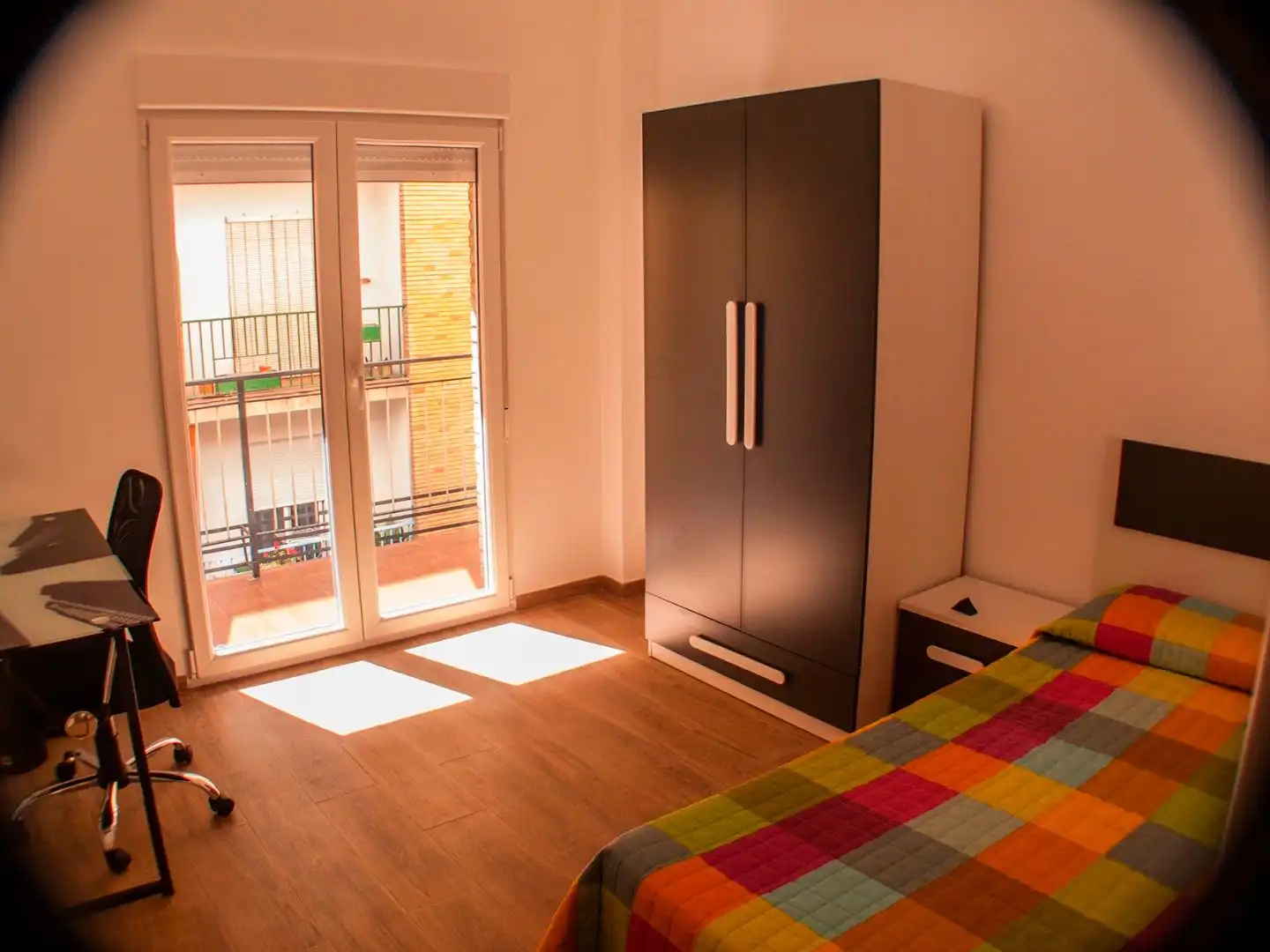 Dormitori de Pis de lloguer en  Granada Capital amb Aire condicionat, Calefacció i Parquet