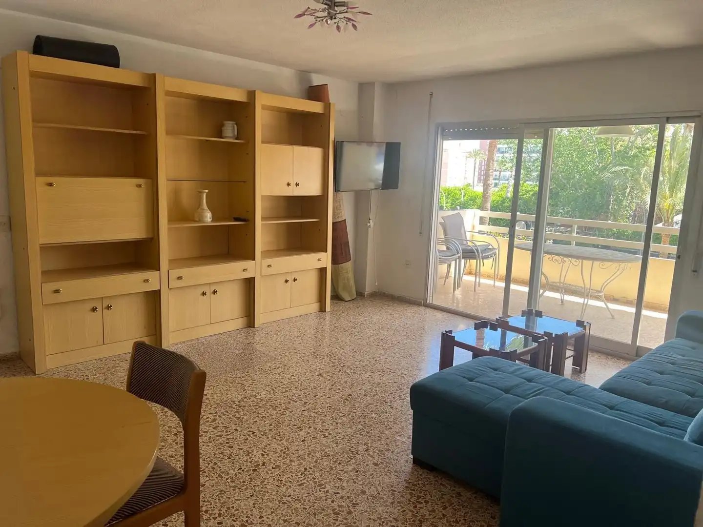 Appartement compact avec terrasse à louer à Playa de Gandia