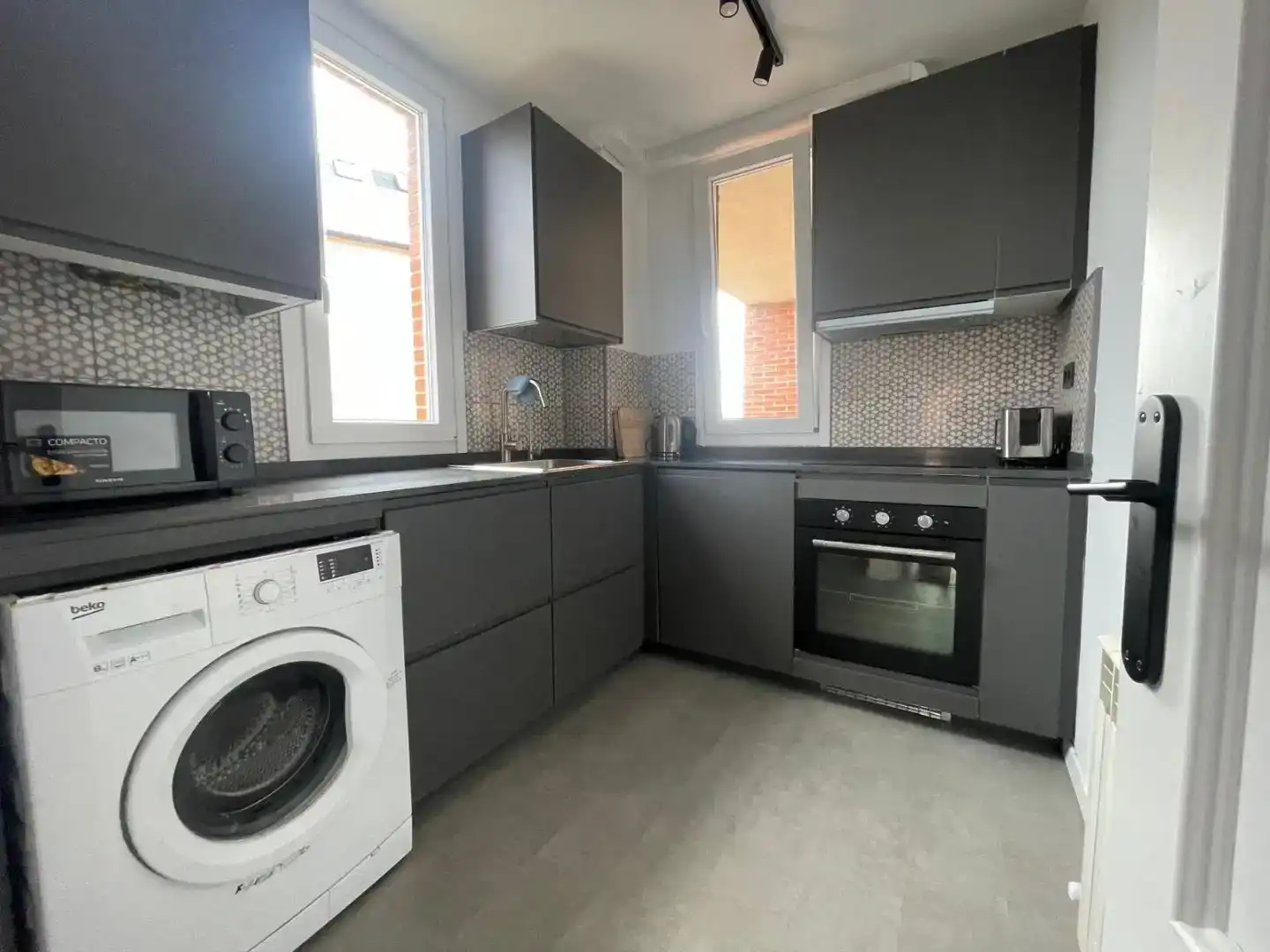 Cocina de Dúplex de alquiler en Santander con Aire acondicionado, Parquet y Amueblado