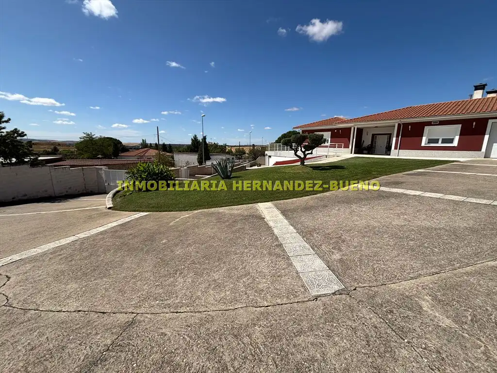 Xalet amb piscina en venda a Villamayor, imagen 10