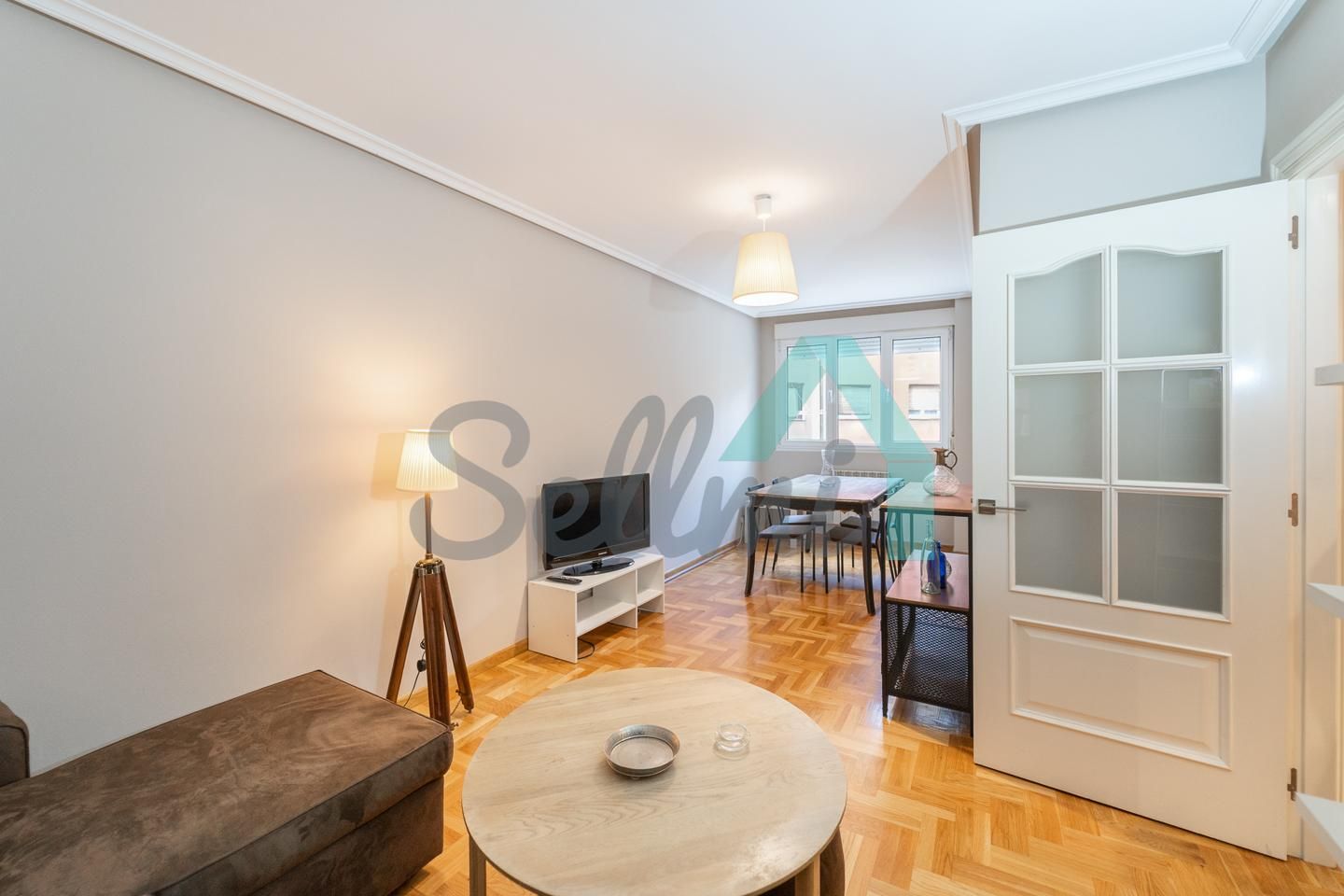 Vista exterior de Piso de alquiler en Oviedo  con Calefacción, Parquet y Amueblado