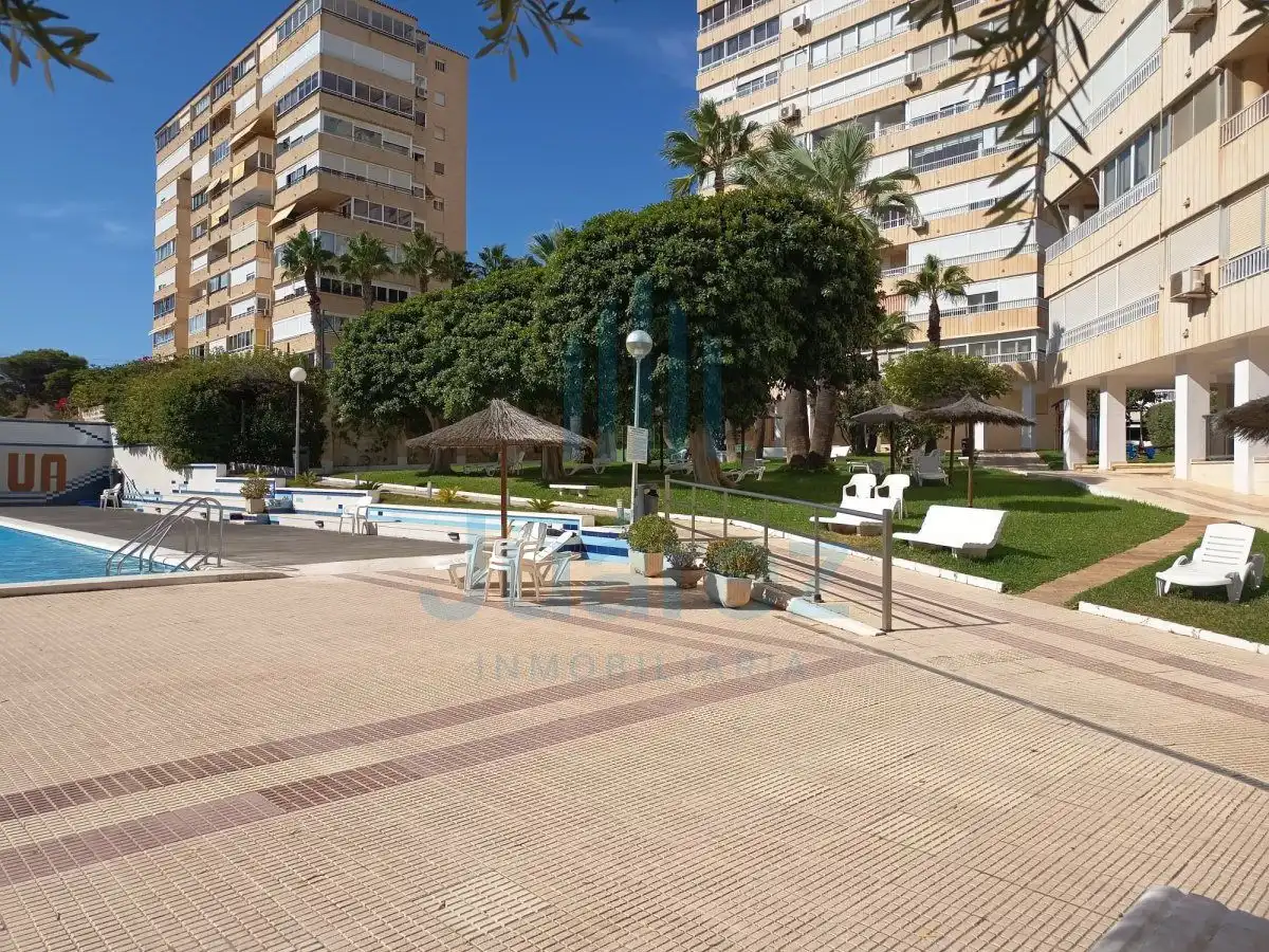 Außenansicht von Wohnung zur Miete in Alicante / Alacant mit Klimaanlage, Terrasse und Möbliert