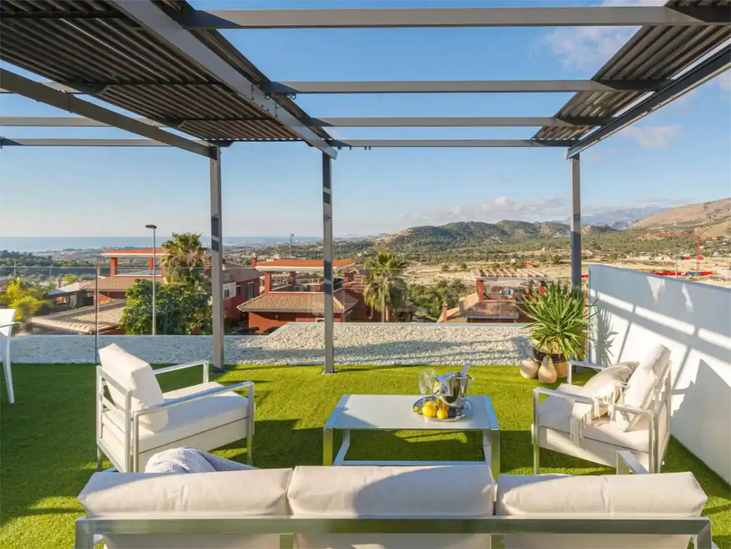 Terrassa de Casa o xalet en venda en Finestrat amb Aire condicionat, Piscina i Balcó