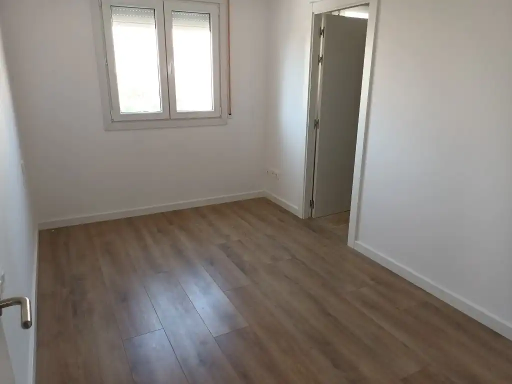 Habitación de Oficina de alquiler en Montbrió del Camp con Aire acondicionado