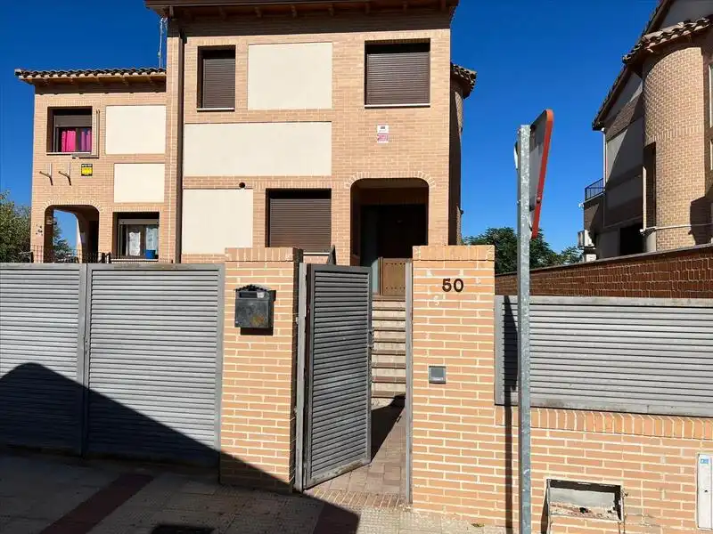 Exterior view of Single-family semi-detached for sale in Illescas  with Private garden and Terrace