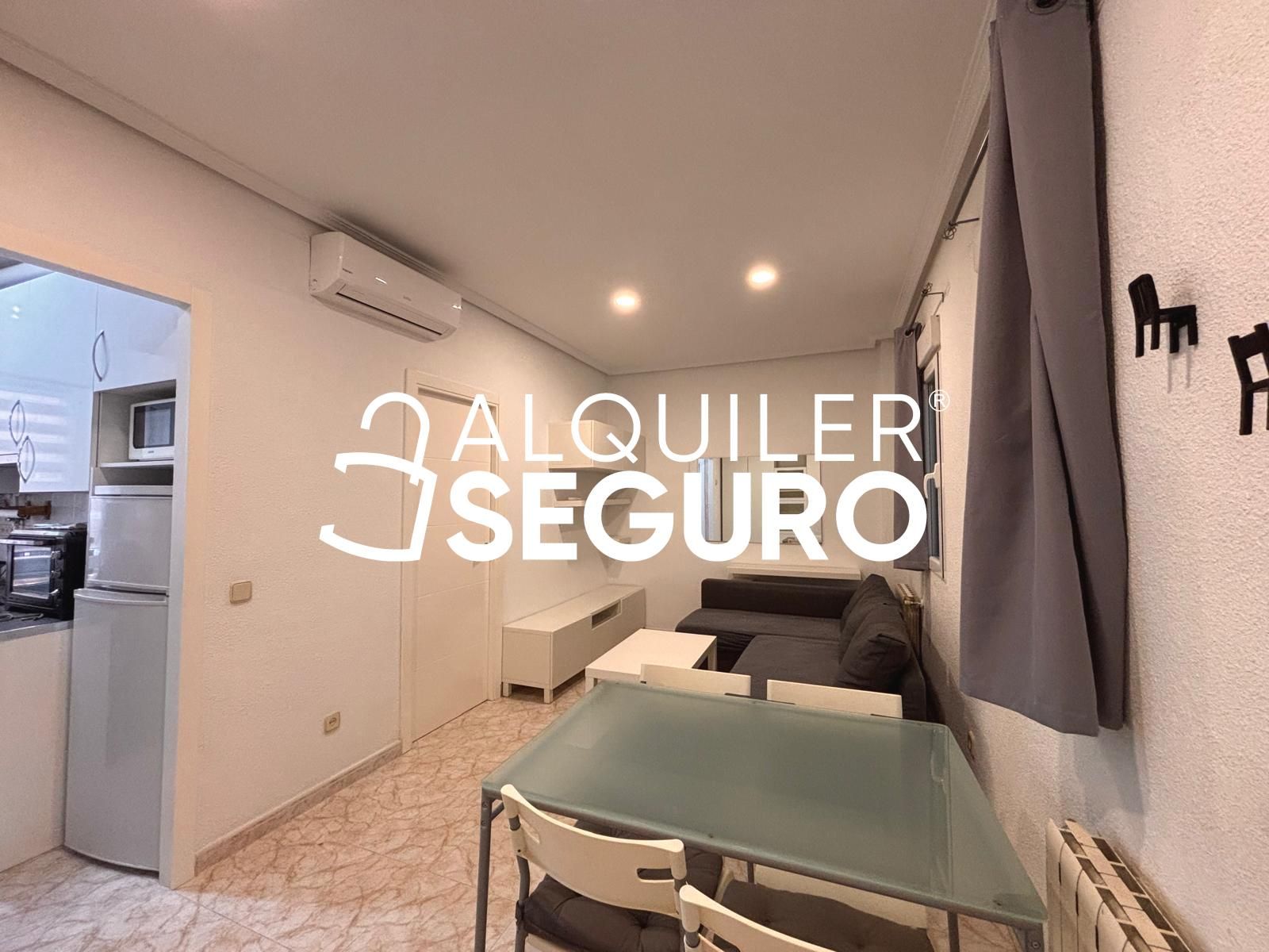 Sala d'estar de Pis de lloguer en  Madrid Capital amb Aire condicionat, Calefacció i Moblat