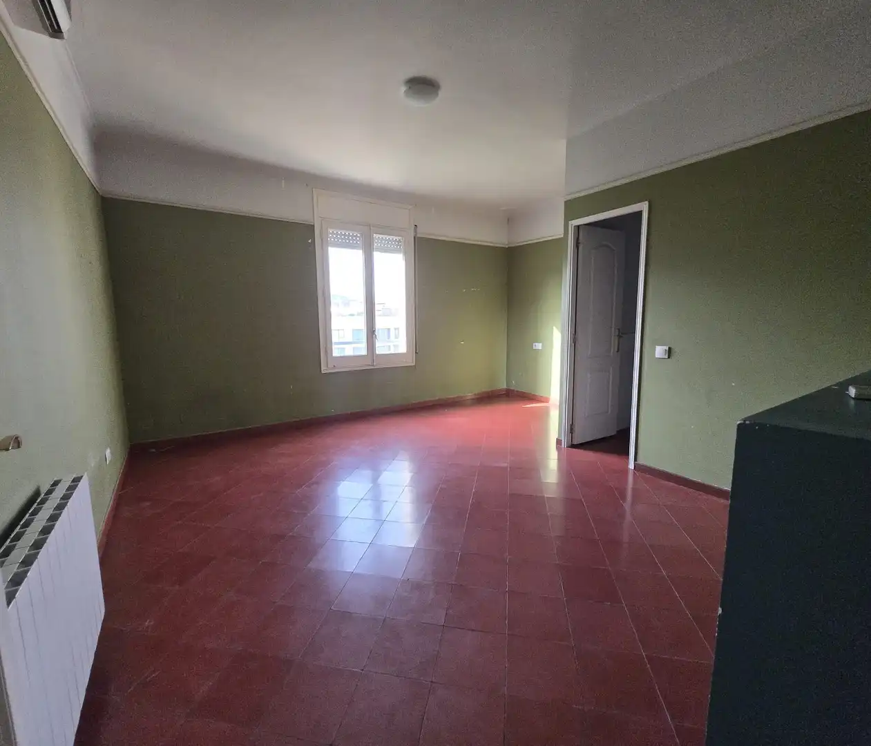 Bedroom of Attic for sale in Barcelona  with Air Conditioner, Terrace and Alarm