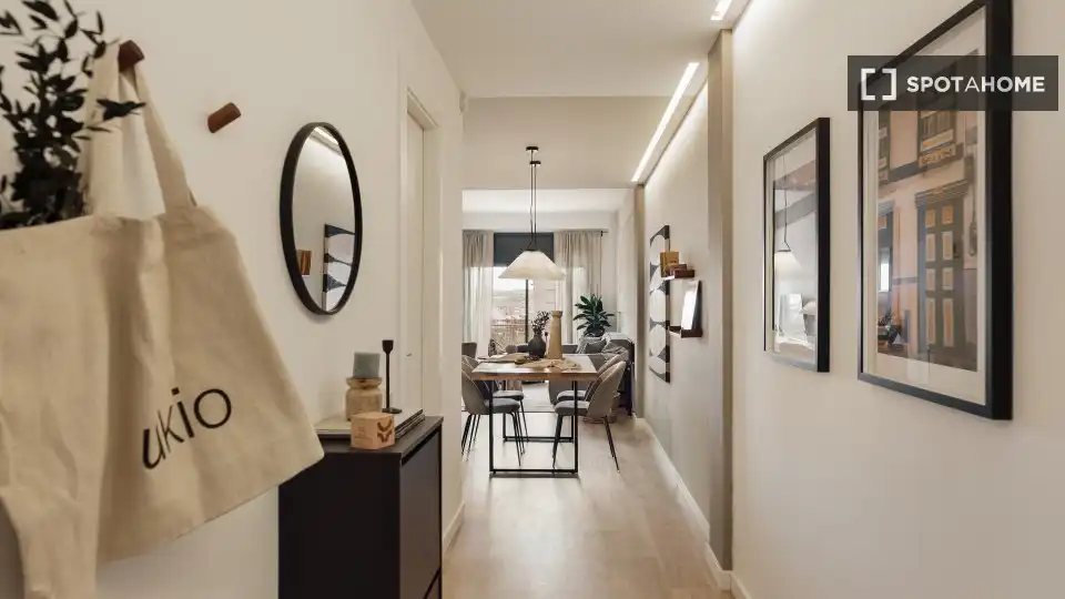 Dining room of Flat for rent in Barcelona  with Air Conditioner, Heating and Furnished