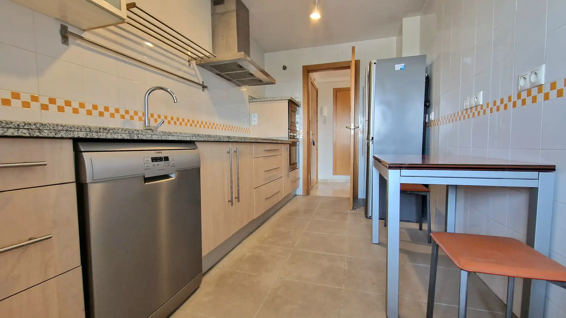 Cocina de Piso en venta en Mairena del Aljarafe con Aire acondicionado, Trastero y Horno