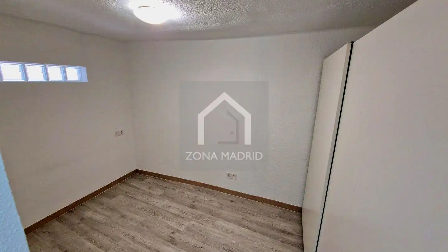 Schlafzimmer von Wohnung zur Miete in Madrid
