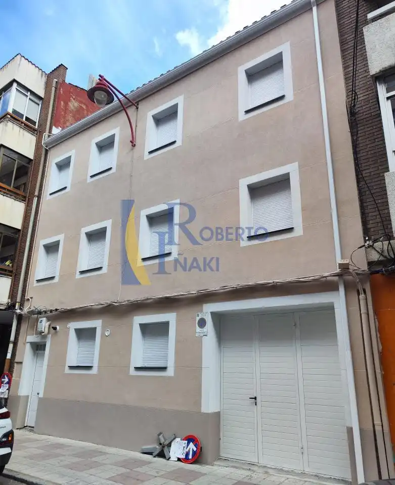 Exterior view of Houses for sale in León Capital   with Heating, Private garden and Parquet flooring