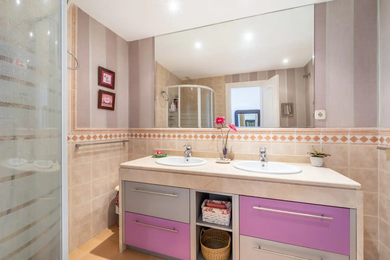Baño de Apartamento en venta en Milla de Oro