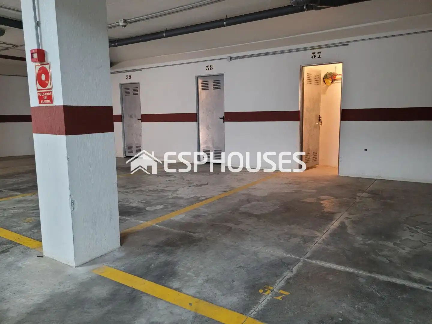Parking de Apartamento en venta en Guardamar del Segura con Terraza, Amueblado y Balcón