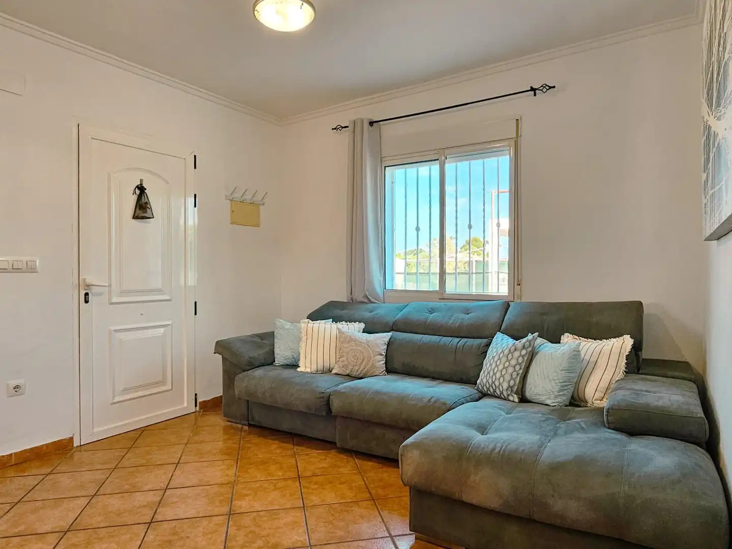 Sala d'estar de Casa o xalet en venda en Oliva amb Aire condicionat, Calefacció i Jardí privat