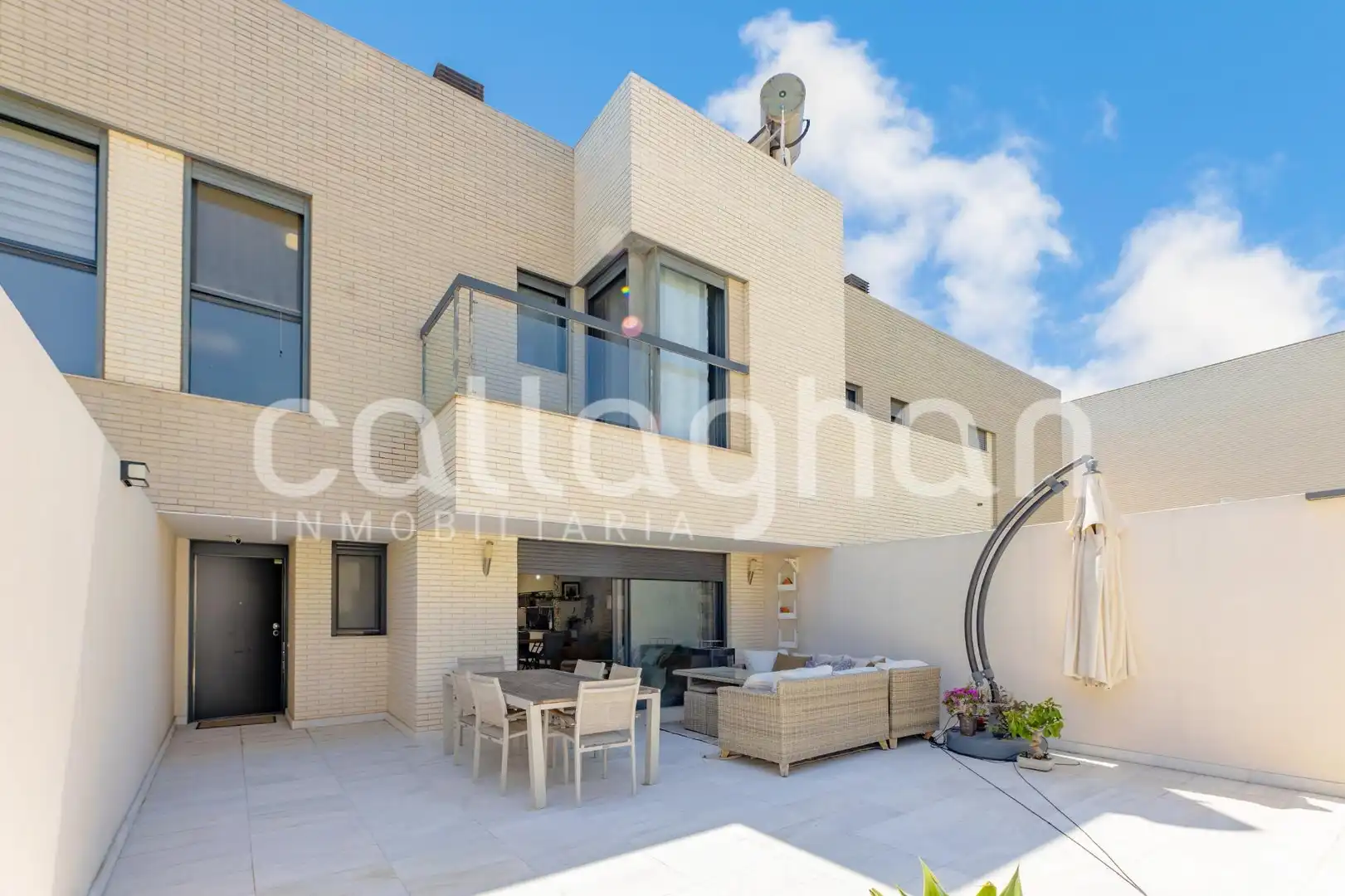 Terrace of Detached homes for rent in Paterna  with Air Conditioner, Heating and Private garden