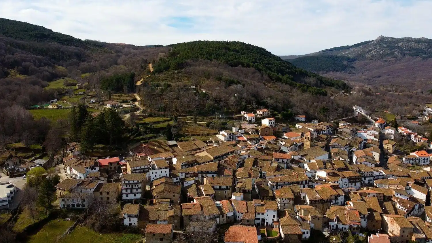 Vista exterior de Finca rústica en venda en Candelario amb Calefacció, Jardí privat i Terrassa