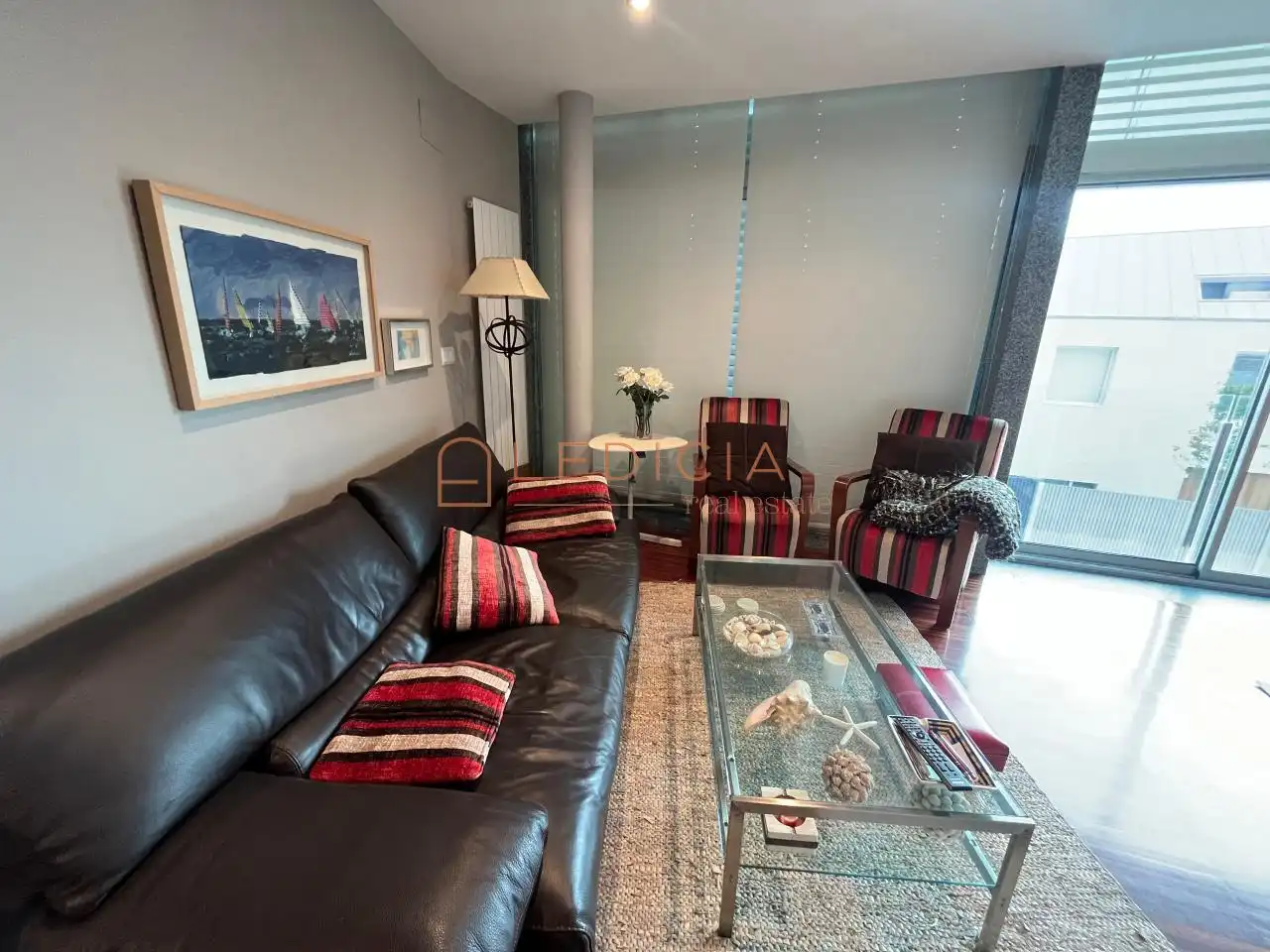 Sala d'estar de Pis de lloguer en Nigrán amb Calefacció, Parquet i Terrassa