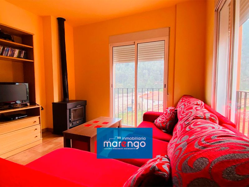 Living room of Flat for sale in Cirat  with Oven