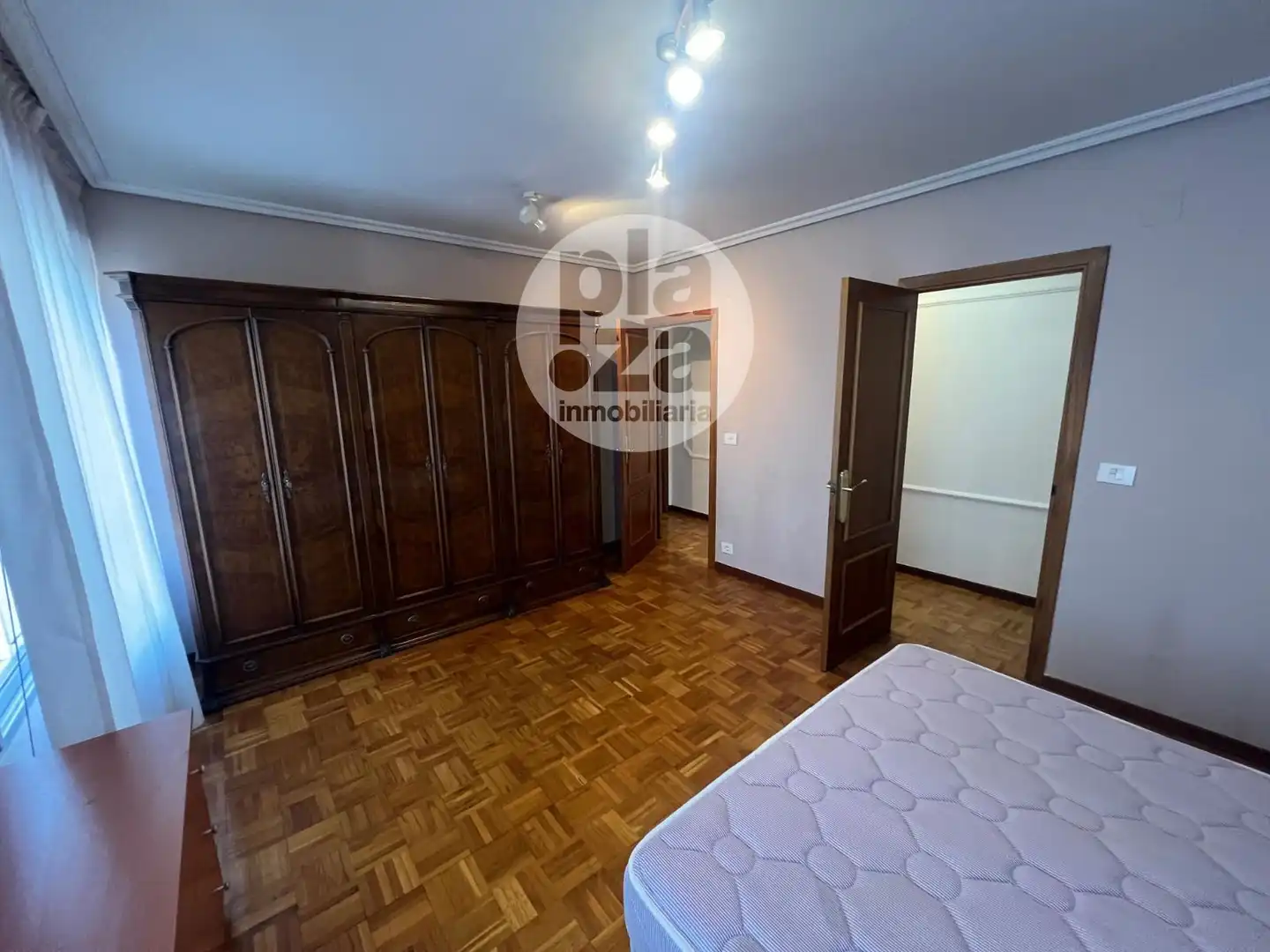 Habitación de Piso de alquiler en Burgos con Calefacción, Terraza y Trastero
