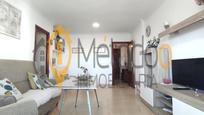 Living room of Flat for sale in  Sevilla Capital  with Air Conditioner, Terrace and Balcony