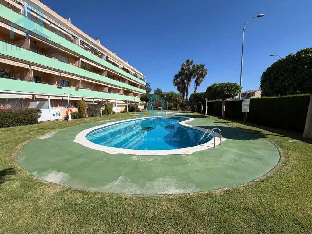 Piscina de Planta baixa en venda en La Pobla de Montornès  