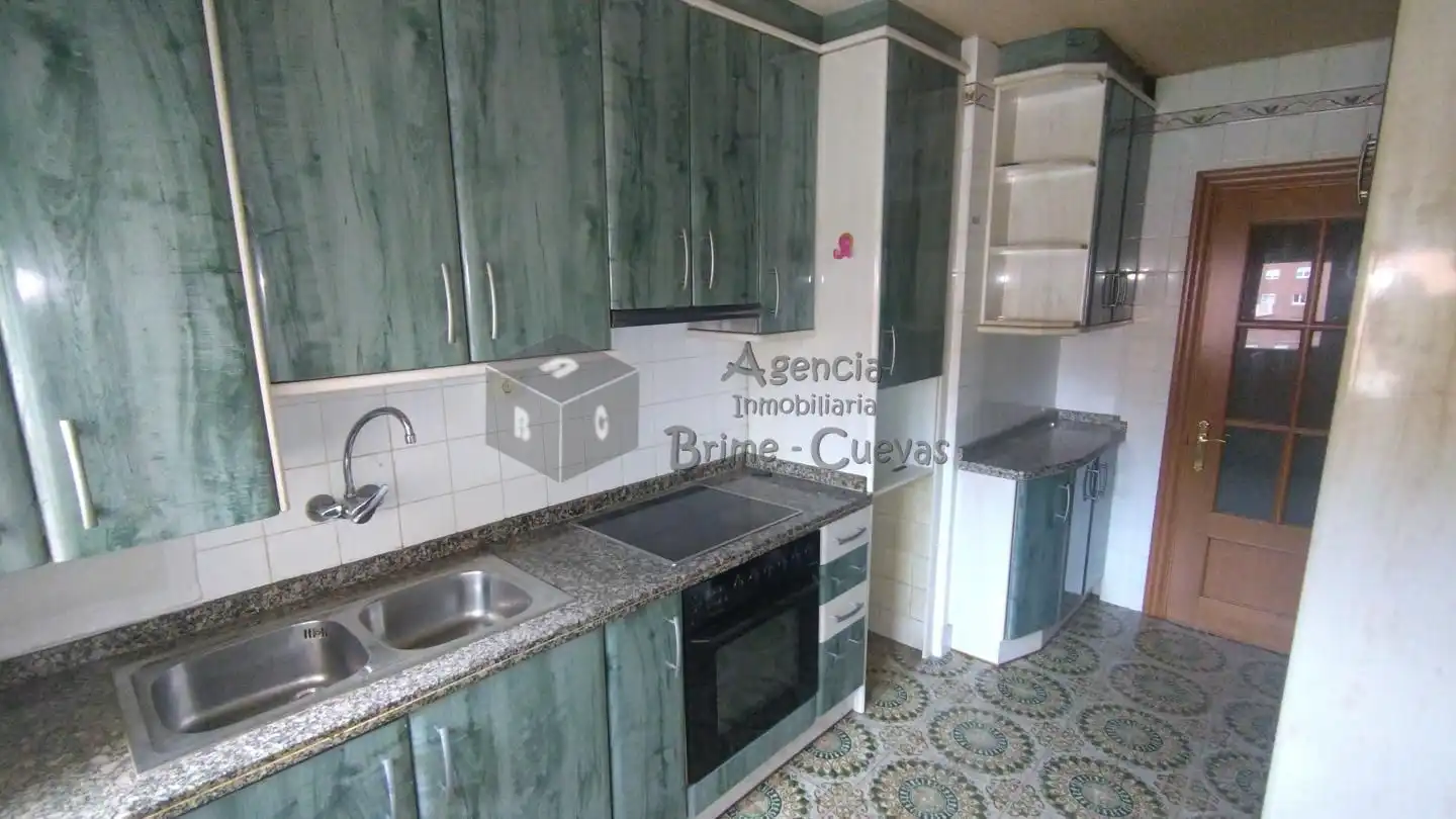 Kitchen of Flat for sale in Gijón   with Heating, Parquet flooring and Terrace