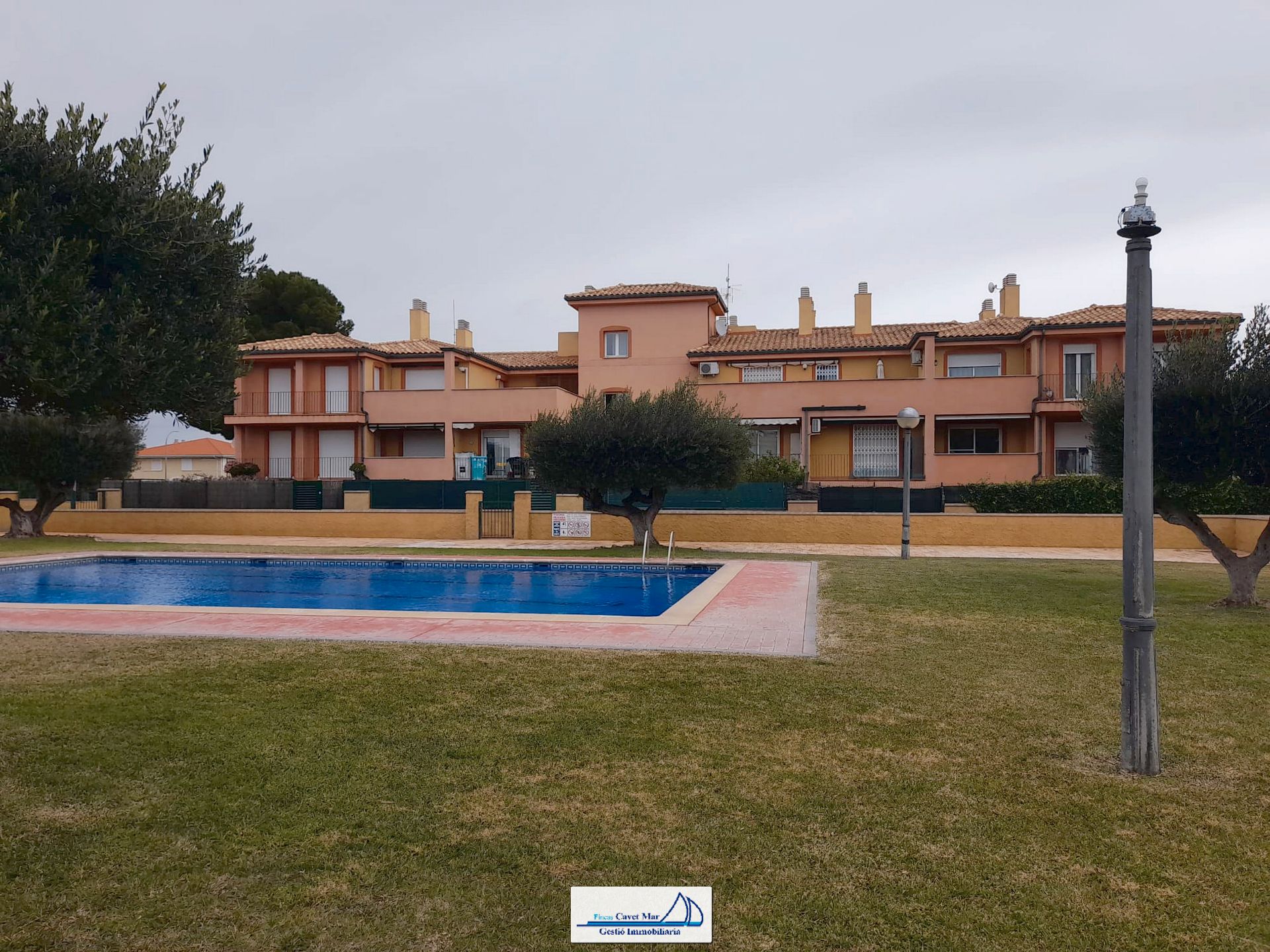 Vista exterior de Estudi en venda en Mont-roig del Camp amb Aire condicionat, Calefacció i Terrassa