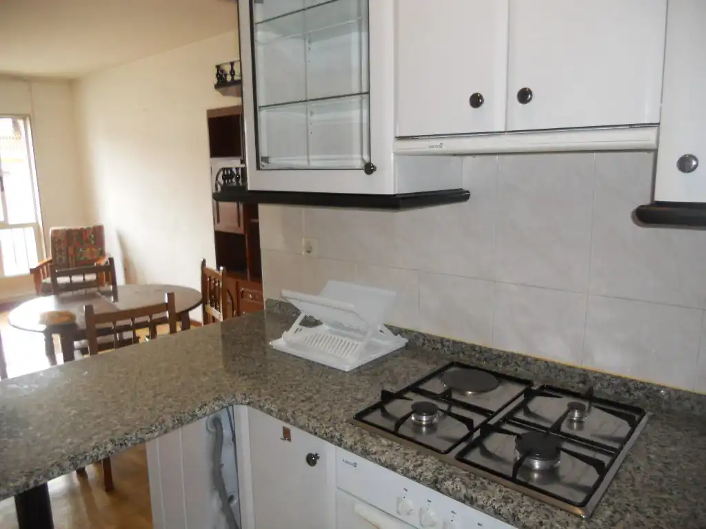 Cocina de Piso en venta en Ames con Calefacción, Trastero y Amueblado