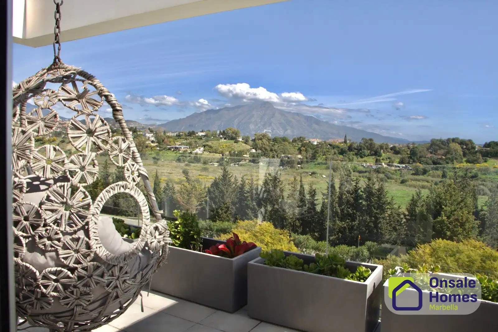 Garden of Attic for sale in Estepona  with Air Conditioner, Terrace and Storage room