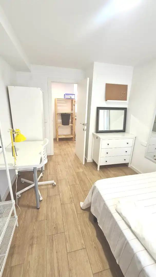 Schlafzimmer von Wohnung zur Miete in Valencia mit Klimaanlage, Möbliert und Ofen