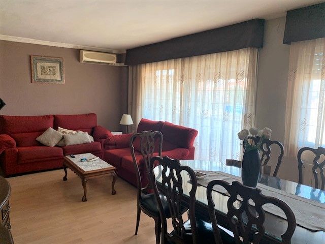 Sala d'estar de Pis en venda en Badalona amb Aire condicionat, Calefacció i Parquet