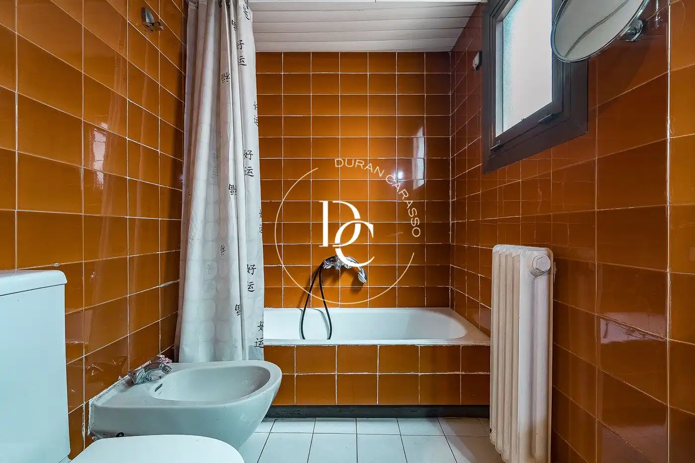 Baño de Piso en venta en Barcelona con Calefacción y Balcón