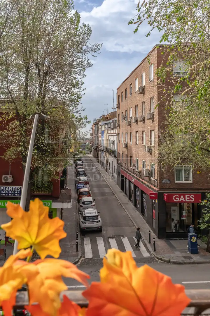 Vista exterior de Piso en venta en Madrid con Balcón