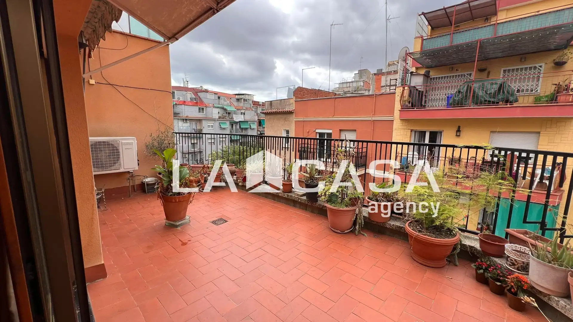 Dúplex en venta en Nou Barris