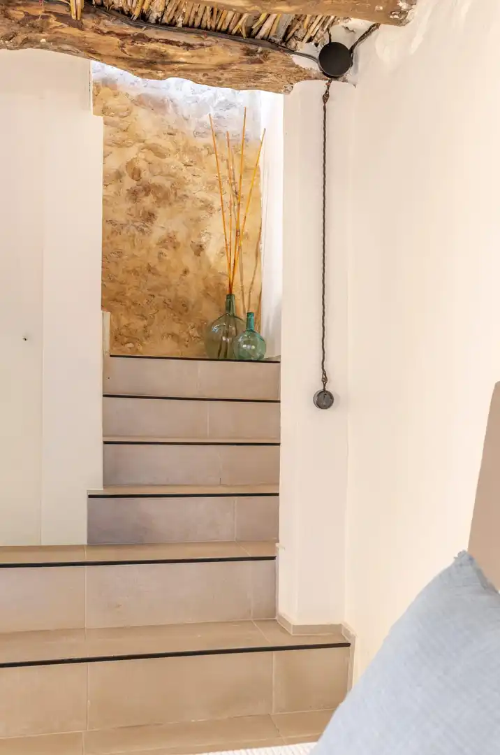 Finca rústica en venta en Venta del Moro con Jardín privado, Terraza y Amueblado