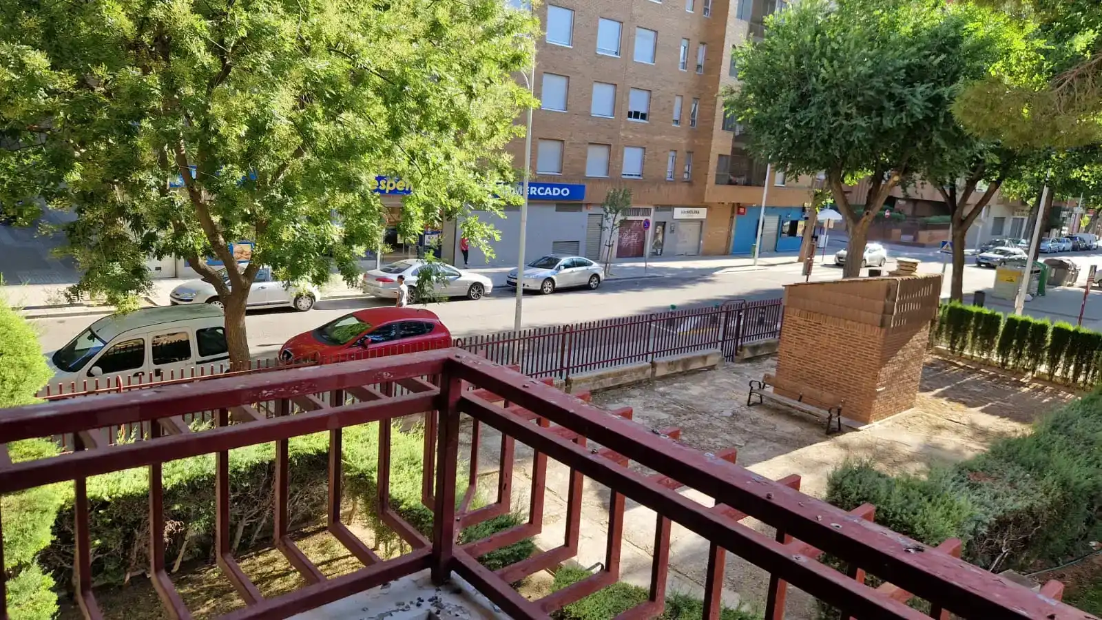 Vista exterior de Pis de lloguer en Albacete amb Jardí privat, Moblat i Balcó